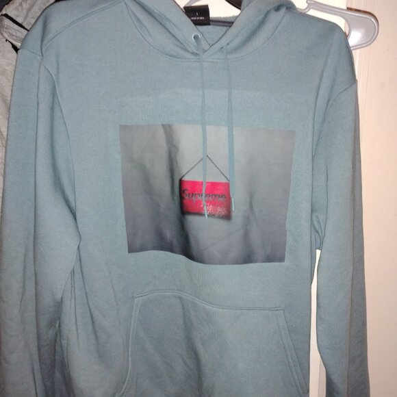 Supreme Hoodie - Picture 3 of 4